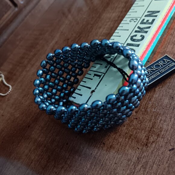 Honora pearl stretch bracelet/necklace. - Picture 5 of 7